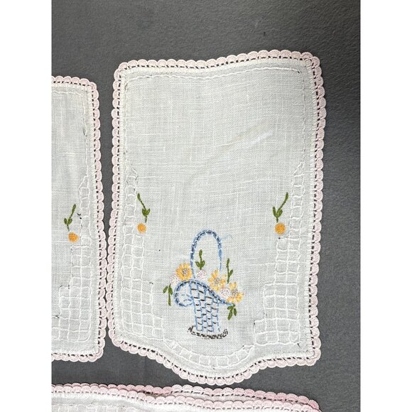 Hand-Embroidered Table Linens Floral Basket & Lace Trim Set 3 Vintage - Picture 2 of 14